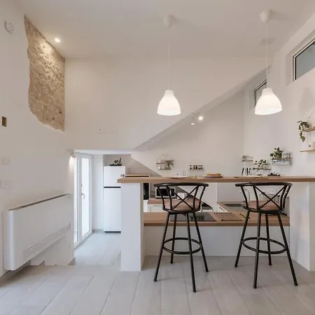 Modern Mediterranean * Κάλιαρι
