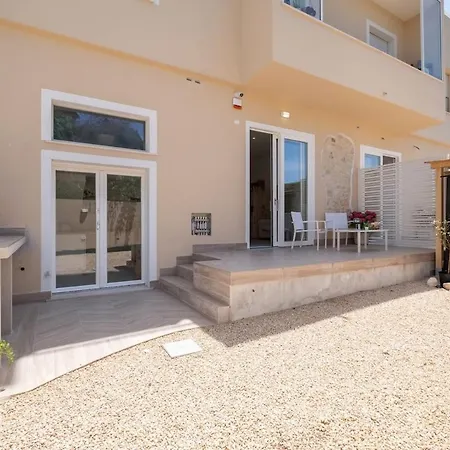 Daire Modern Mediterranean *