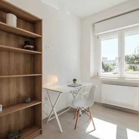 Modern Mediterranean Daire